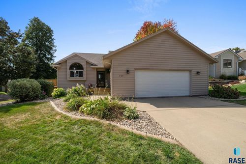 2621 S Avondale Ave, Sioux Falls, SD, 57110-5617 | Card Image