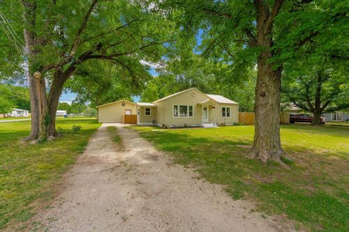 320 N Poplar St, Douglass, KS, 67039-8669 | Card Image