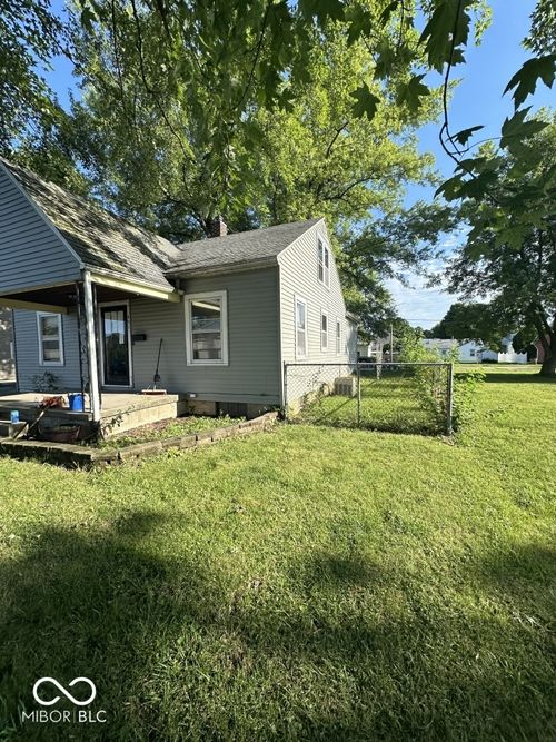 451 E Carl St, Winchester, IN, 47394-2207 | Card Image