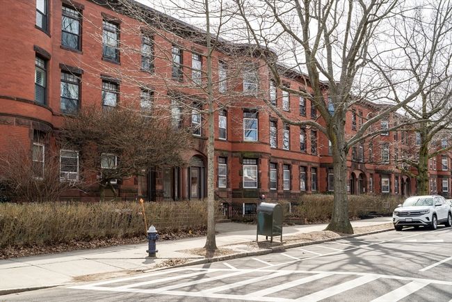 APT-2 - 1891 Beacon St, Condo with 3 bedrooms, 2 bathrooms and 2 parking in Brookline MA | Image 14