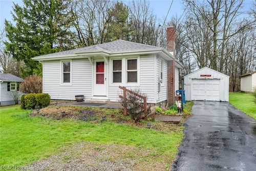 644 Goist Ln, Girard, OH, 44420-1401 | Card Image