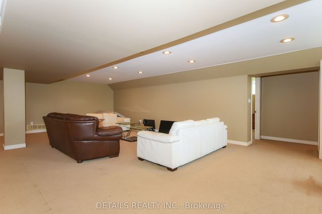 4848 Thunder Rd, House other with 4 bedrooms, 3 bathrooms and 4 parking in Carlsbad Springs ON | Image 36