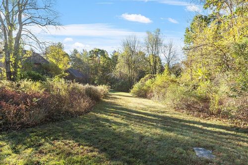 1 Manning St, Jefferson, MA, 01522-1570 | Card Image