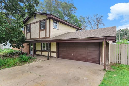 3201 Thurber Rd, Brooklyn Center, MN, 55429-1861 | Card Image