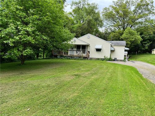 4 Woodbine Dr, Greenville, PA, 16125-1124 | Card Image