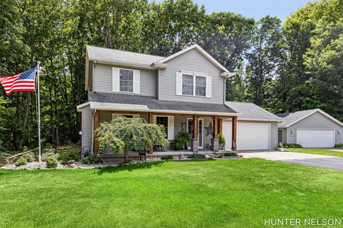 3160 Cottage Ct, Cedar Springs, MI, 49319-8262 | Card Image