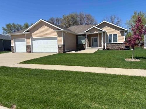 1405 Cornell St, Vermillion, SD, 57069-1736 | Card Image
