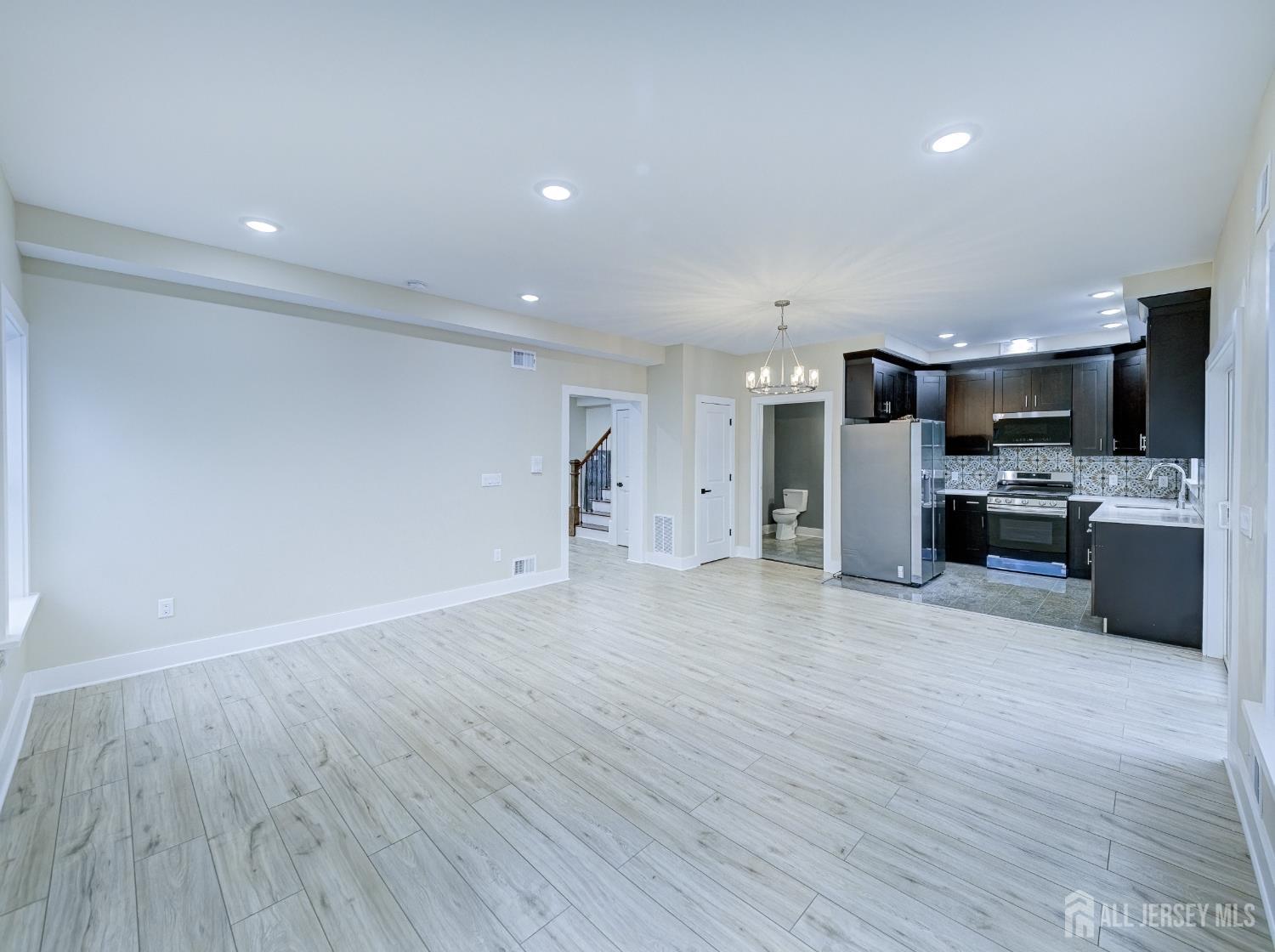 Residential Lease in Edison 4