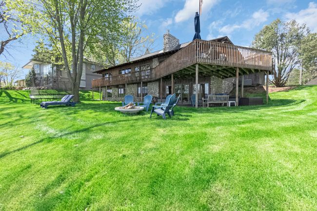 view from the seawall to back of home | Image 11