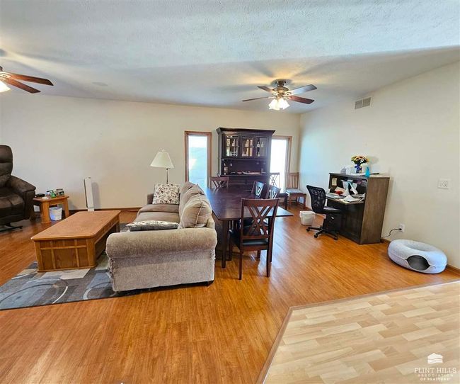 1605 Parkplace Court, House other with 3 bedrooms, 3 bathrooms and null parking in Abilene KS | Image 4