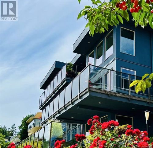 3716 Belaire Dr, Nanaimo, BC, V9T5A1 | Card Image