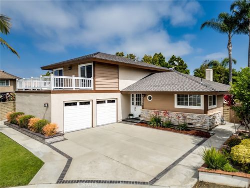 6561 Sabbicas Cir, Huntington Beach, CA, 92647 | Card Image