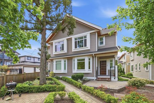 2316 Brock St, Vancouver, BC, V5N2Z7 | Card Image