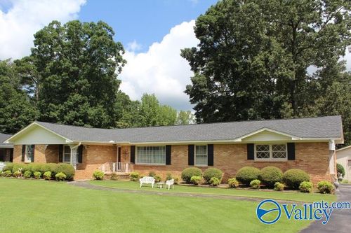 329 7th Ave Ne, Arab, AL, 35016-1081 | Card Image