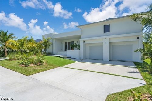 824 Rose Ct, MARCO ISLAND, FL, 34145-2526 | Card Image