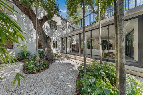 1000 Nw 9th Ct, Miami, FL, 33136-3013 | Card Image