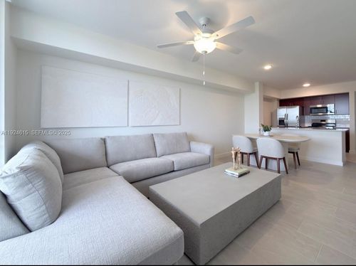 305-11239 Nw 4th Ter, Sweetwater, FL, 33172 | Card Image
