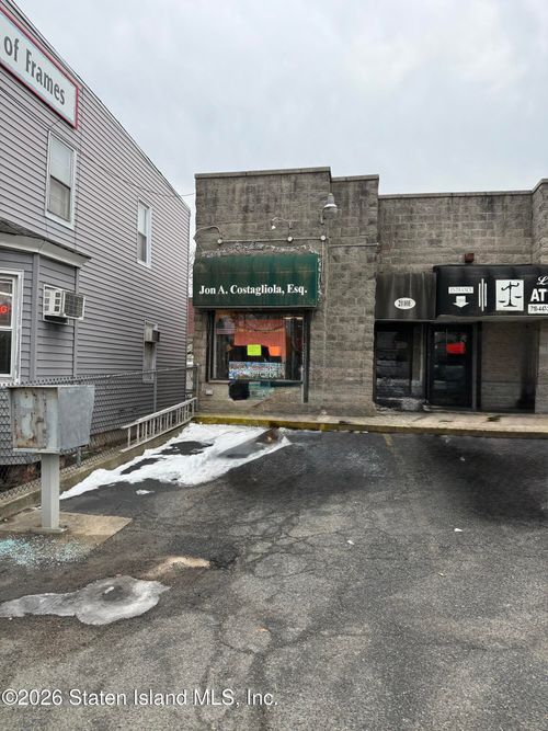 2110 E Clove Road, Staten Island, NY, 10305 | Card Image