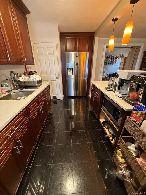 16904 22nd Ave, Whitestone, NY, 11357-4106 | Card Image