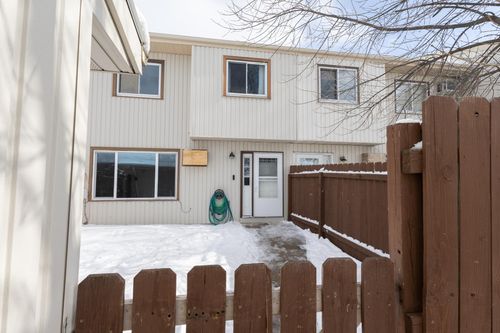 3064 23rd St S, Fargo, ND, 58103-5883 | Card Image