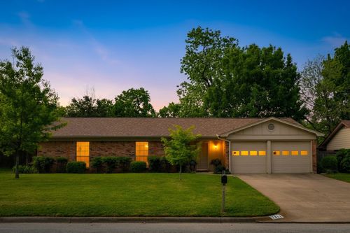 2811 Wentwood Dr, Grapevine, TX, 76051-6016 | Card Image