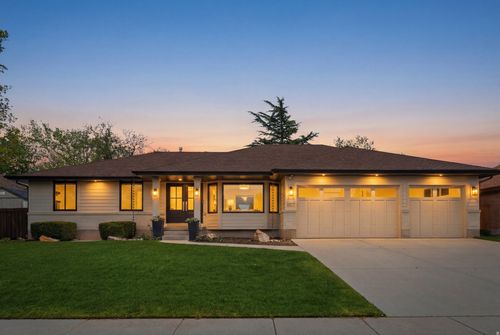 8917 S Sunridge Dr, Sandy, UT, 84093-7043 | Card Image