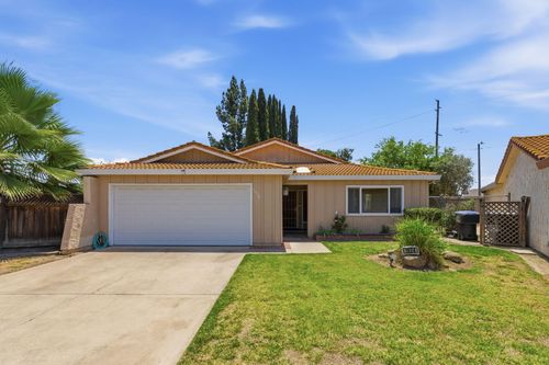 1924 S Royal Oaks Dr, Visalia, CA, 93277-4100 | Card Image