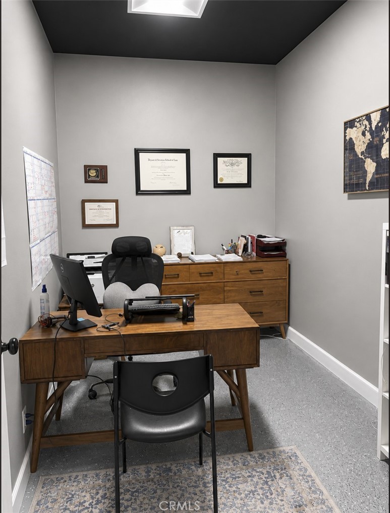 Commercial Lease in Los Angeles 5