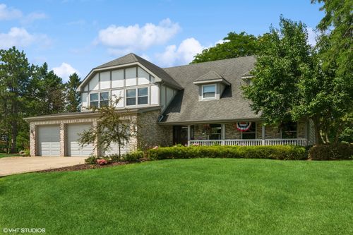 37 Seneca Ave W, Hawthorn Woods, IL, 60047-1941 | Card Image
