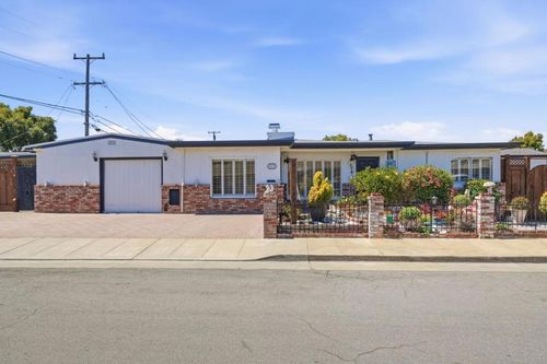 605 E 39th Ave, San Mateo, CA, 94403-3604 | Card Image