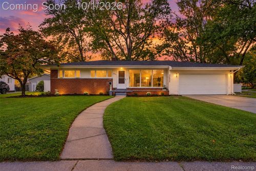 32965 Cloverdale Ave, Farmington, MI, 48336-3905 | Card Image