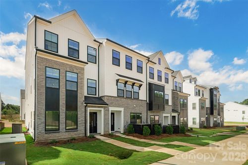 7530 Mashburn Dr, Charlotte, NC, 28269 | Card Image