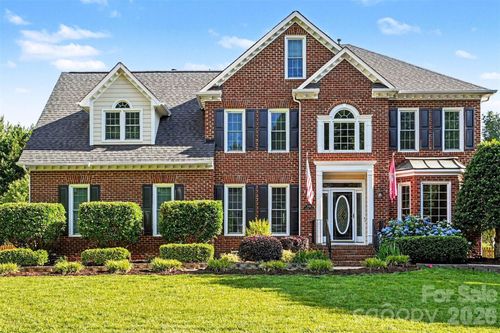 7068 Kidwelly Ln, Matthews, NC, 28104-0615 | Card Image