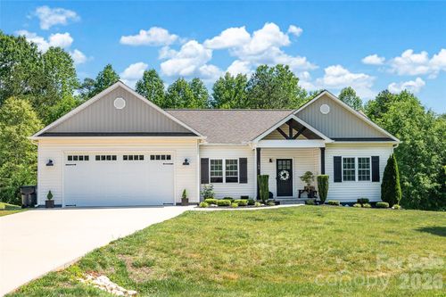 183 Falling Creek Dr, Statesville, NC, 28625-1665 | Card Image