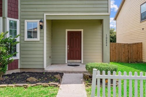 10884 S Lake Mist Ln, Willis, TX, 77318-5748 | Card Image