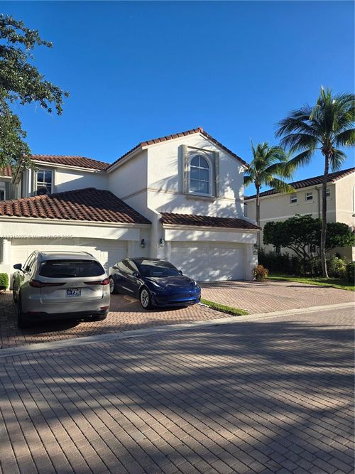 933 Harbor Vw N, Hollywood, FL, 33019-5055 | Card Image