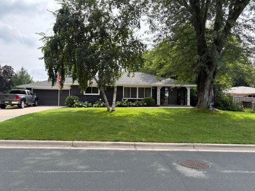 6351 Dogwood Ave, Chanhassen, MN, 55331-8850 | Card Image