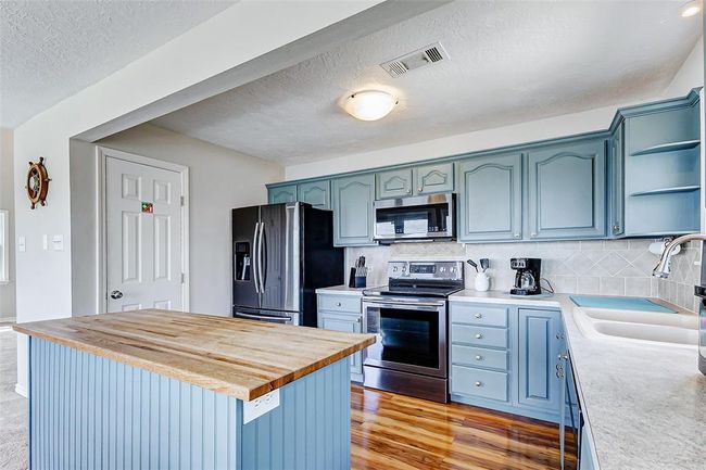1547 John St, House other with 3 bedrooms, 2 bathrooms and 1 parking in San Leon TX | Image 13