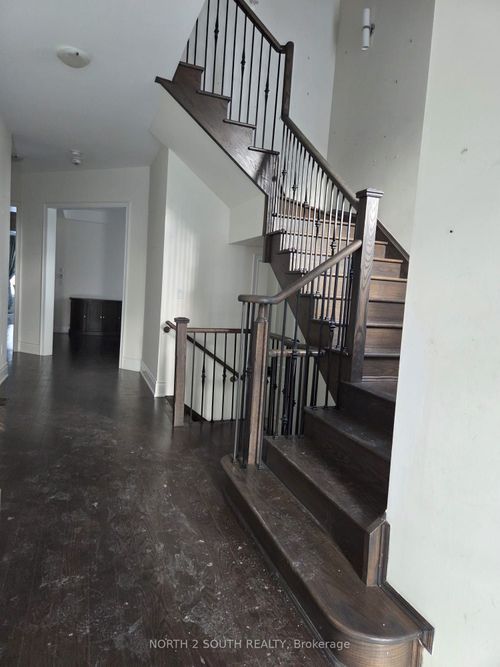 upper-34 Straw Cutter Gate, Maple, ON, L6A4Y5 | Card Image