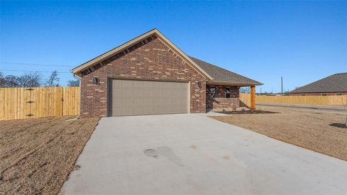 104 W Gilpin St, Farmington, AR, 72730-3200 | Card Image