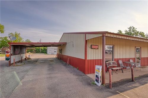 313 W Roger Miller Boulevard, Erick, OK, 73645 | Card Image