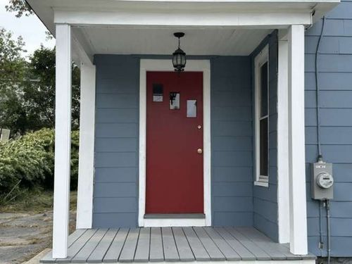 986 Main St., Clinton, MA, 01510 | Card Image