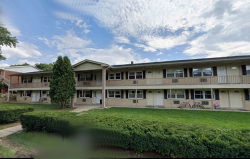 4-821 Bode Rd, Elgin, IL, 60120-4533 | Card Image