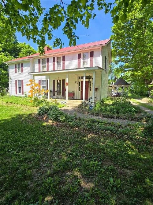 218 Mammoth Cave St, Cave City, KY, 42127-8422 | Card Image