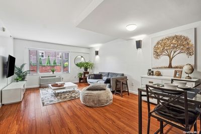 1C - 65-06 Grand Central Parkway, Condo with 2 bedrooms, 2 bathrooms and 1 parking in Forest Hills NY | Image 2