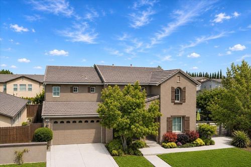 2700 Espana Ln, Modesto, CA, 95355-7949 | Card Image