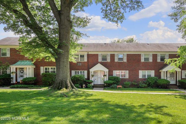 131 Manor Dr, Condo with 2 bedrooms, 1 bathrooms and 1 parking in Red Bank NJ | Image 21