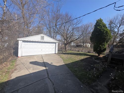 8882 Grandville Avenue, Detroit, MI, 48228 | Card Image