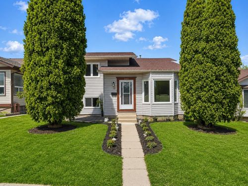 203 Shawglen Rd Sw, Calgary, AB, T2Y1Y2 | Card Image