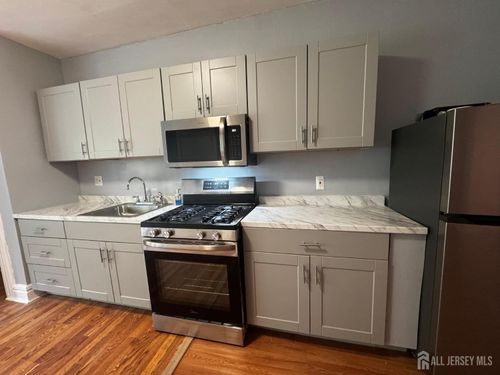 3-830 S 16th Street S, Newark, NJ, 07108 | Card Image